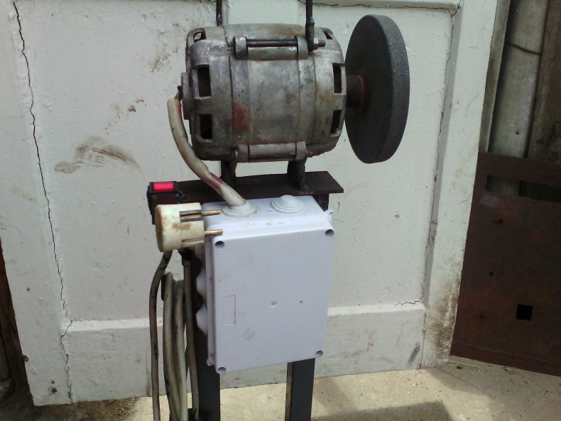 Регулятор оборотов своими руками: поэтапная инструкция создания без знания электроники регулятора для двигателя переменного тока 220В