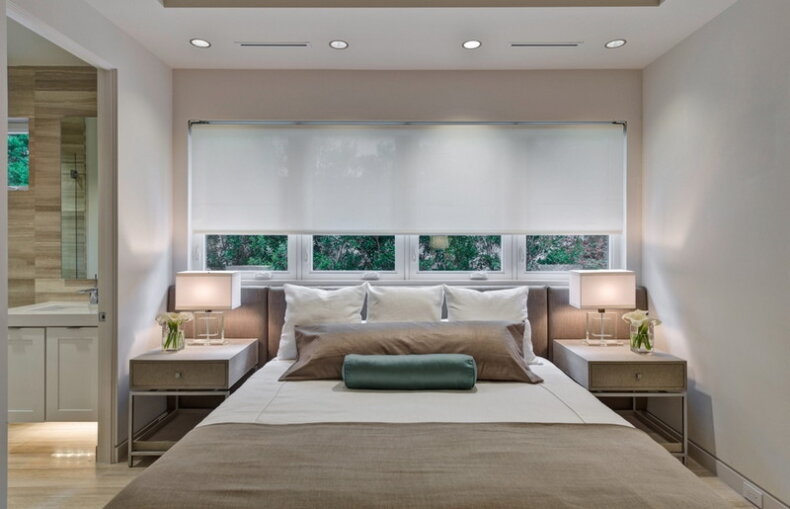 Как правильно поставить кровать в спальне любой площади