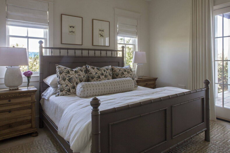 Как правильно поставить кровать в спальне любой площади