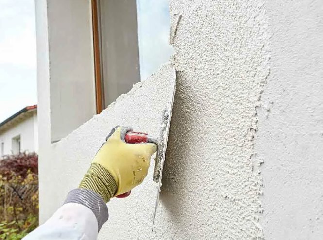 Можно ли применять декоративную штукатурку для отделки стен ванной комнаты и туалета - рекомендации по выбору и нанесению