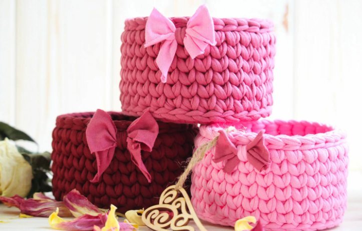 Как связать корзинку из трикотажной пряжи крючком - простой мастер-класс для начинающих
