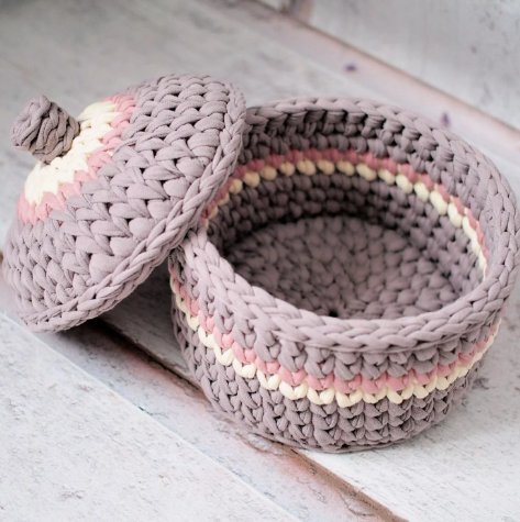 Как связать корзинку из трикотажной пряжи крючком - простой мастер-класс для начинающих