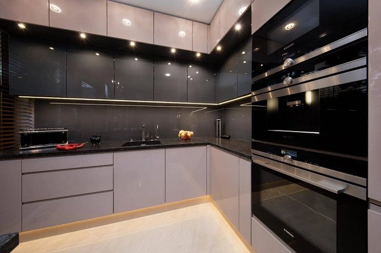 Какой должна быть высота кухонного гарнитура от пола до столешницы - одноуровневый и многоуровневый варианты